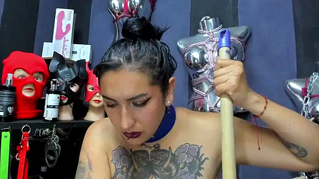 LucyStrike  online show from March 1, 2025, 1:43 am