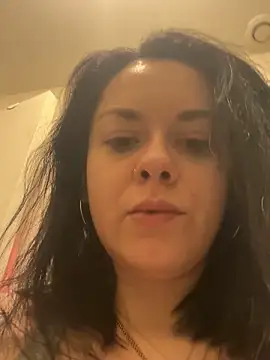 Snapshot of Luccreccia_ chatting on March 29, 2026, 9:09 am Luccreccia online show from March 29, 2026, 9:09 am