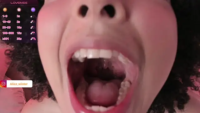 Snapshot of Alice_winter_ chatting on June 19, 2026, 11:08 pm Alice winter online show from June 19, 2026, 11:08 pm