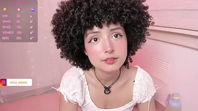 Snapshot of Alice_winter_ chatting on July 2, 2026, 11:22 pm Alice winter online show from July 2, 2026, 11:22 pm