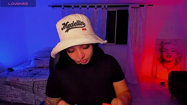 KetziaDoll online show from October 5, 2025, 4:00 am