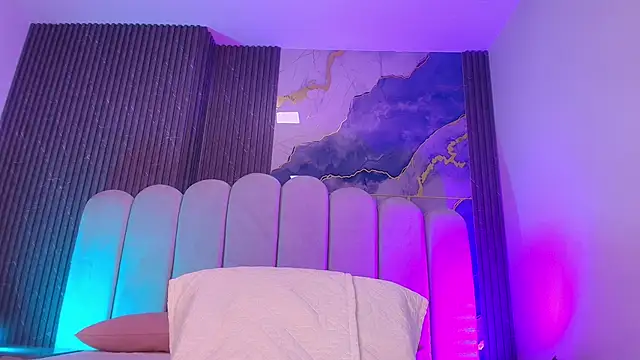 hot dione online show from January 7, 2026, 7:16 pm