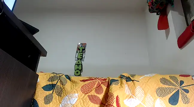 Snapshot of Suckmyself_ chatting on February 13, 2025, 4:43 am Suckmyself online show from February 13, 2025, 4:43 am