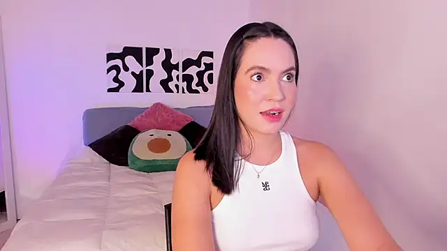 Xsarahx29 online show from October 16, 2025, 8:43 pm