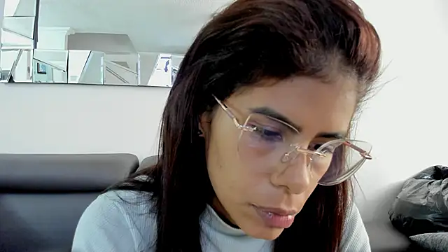 karlina charlotte1 online show from February 18, 2025, 2:06 pm