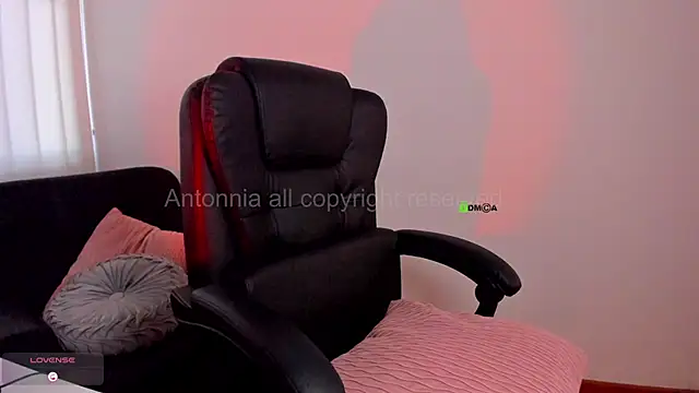 Snapshot of Anttonia_Rose chatting on October 2, 2025, 5:09 pm Anttonia Rose online show from October 2, 2025, 5:09 pm