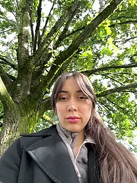 emiliasommer online show from September 27, 2025, 10:53 am