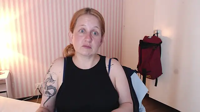 ViioletaMora online show from February 3, 2025, 2:58 am