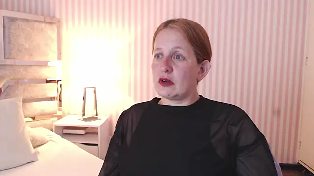 ViioletaMora online show from February 4, 2025, 1:56 am