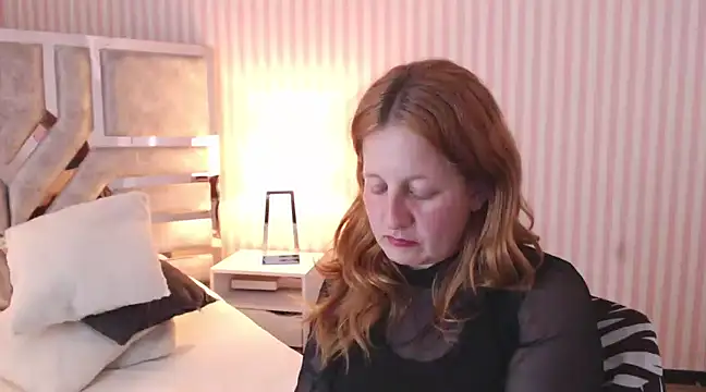 ViioletaMora online show from February 8, 2025, 2:47 am