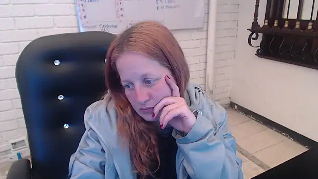 ViioletaMora online show from February 8, 2025, 8:42 pm