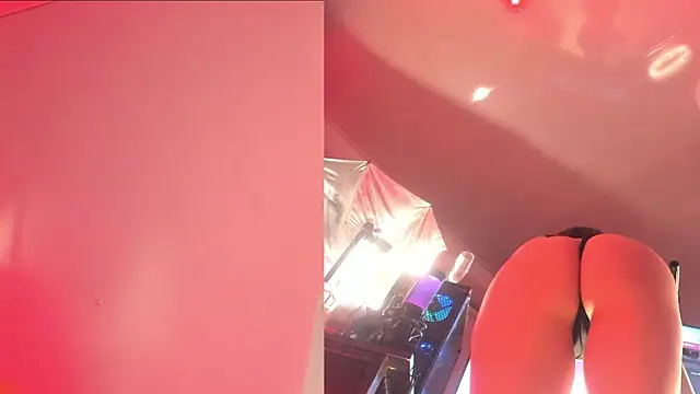 Hannah Borbon online show from February 16, 2025, 5:37 am