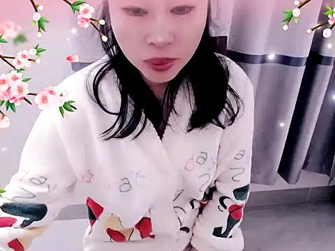xiaoxuer online show from December 13, 2024, 3:27 am