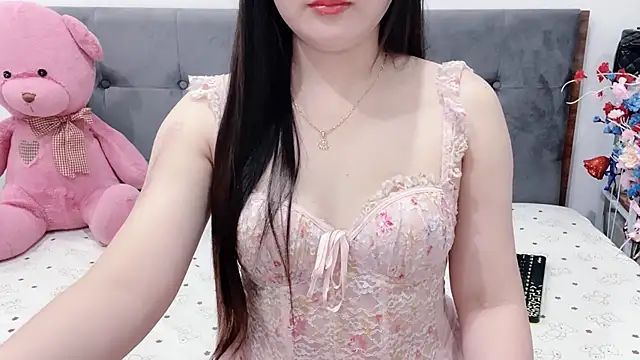 Snapshot of Funikio chatting on May 18, 2026, 2:07 am Funikio online show from May 18, 2026, 2:07 am