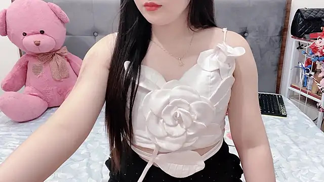 Snapshot of Funikio chatting on May 26, 2026, 2:35 pm Funikio online show from May 26, 2026, 2:35 pm