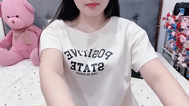 Snapshot of Funikio chatting on June 7, 2026, 2:05 am Funikio online show from June 7, 2026, 2:05 am