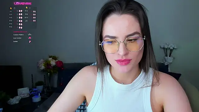 Snapshot of Camilla__one__ chatting on February 10, 2025, 5:03 am Camilla one online show from February 10, 2025, 5:03 am