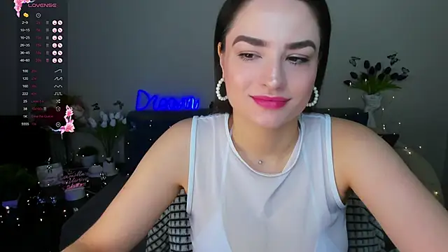 Snapshot of Camilla__one__ chatting on March 13, 2025, 1:43 am Camilla one online show from March 13, 2025, 1:43 am