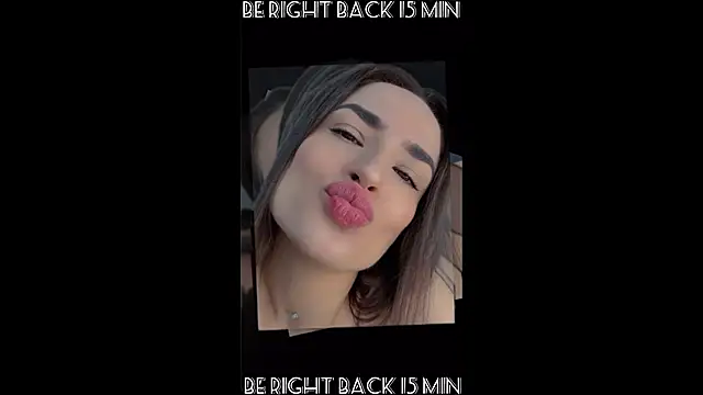 Snapshot of Camilla__one__ chatting on December 17, 2025, 1:44 am Camilla one online show from December 17, 2025, 1:44 am