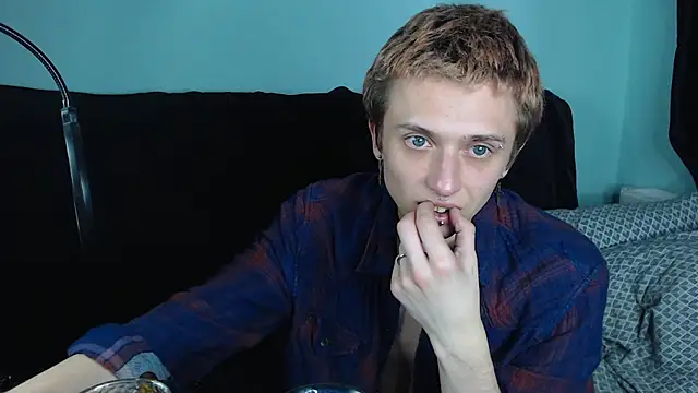 axxxturel online show from December 2, 2024, 7:36 am