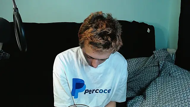 axxxturel online show from December 3, 2024, 1:52 am