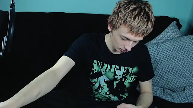 axxxturel online show from January 5, 2025, 6:35 pm