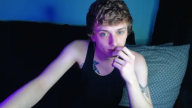 axxxturel online show from February 20, 2025, 11:43 pm