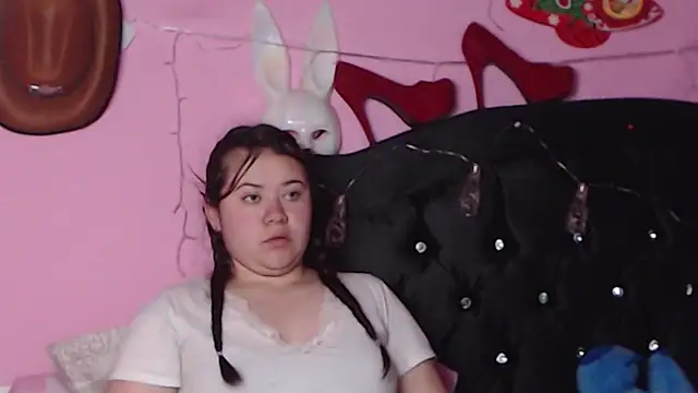 NikkiRous  online show from January 8, 2025, 1:41 pm