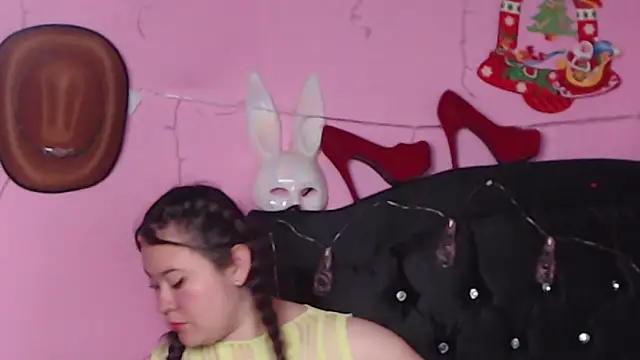 NikkiRous  online show from January 8, 2025, 4:44 pm