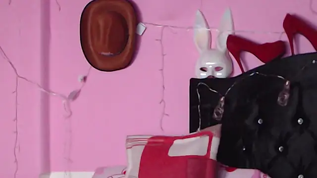 NikkiRous  online show from January 13, 2025, 1:49 pm