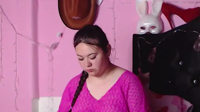 NikkiRous  online show from January 14, 2025, 4:40 pm