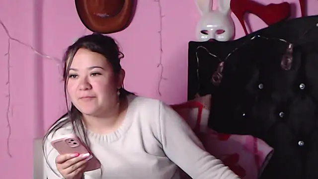 NikkiRous  online show from January 18, 2025, 5:15 pm