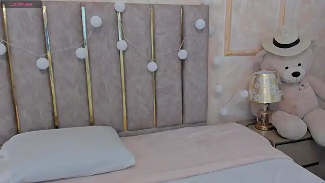 Cheerrysweett online show from December 12, 2024, 12:33 pm