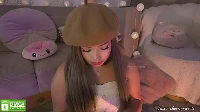 Cheerrysweett online show from October 17, 2025, 2:37 am