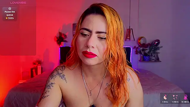 Snapshot of Dulce_charlottee chatting on October 12, 2025, 7:35 pm Dulce charlottee online show from October 12, 2025, 7:35 pm