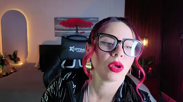 Snapshot of Dulce_charlottee chatting on May 30, 2026, 7:44 pm Dulce charlottee online show from May 30, 2026, 7:44 pm