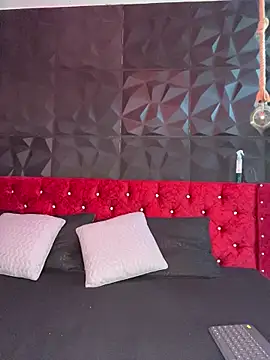 Ema azel online show from November 12, 2025, 2:06 pm