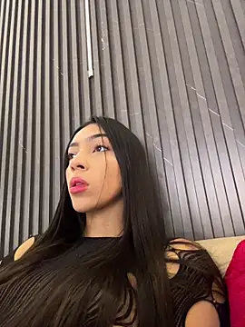 Ema azel online show from January 15, 2026, 1:48 pm