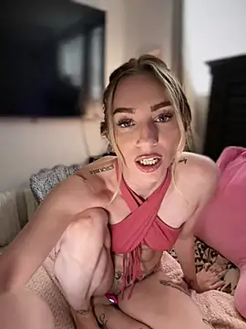 BrattyBae xo online show from July 18, 2026, 7:39 pm