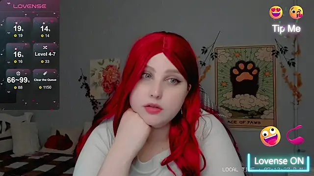 Crystal Chris online show from October 28, 2025, 5:04 pm