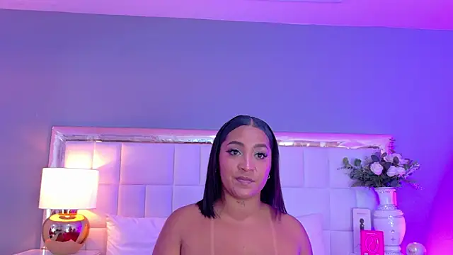 KateVenegas online show from November 14, 2025, 8:07 pm