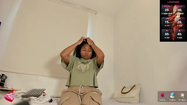 ChanelMillers  online show from September 13, 2025, 1:11 pm