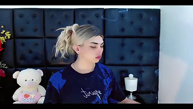 Daniela Pink  online show from February 14, 2026, 7:54 pm