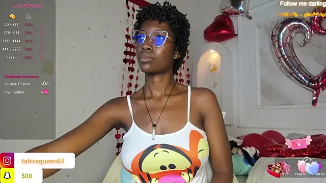 Snapshot of Tahira_21_ chatting on February 13, 2025, 6:27 pm Tahira 21 online show from February 13, 2025, 6:27 pm