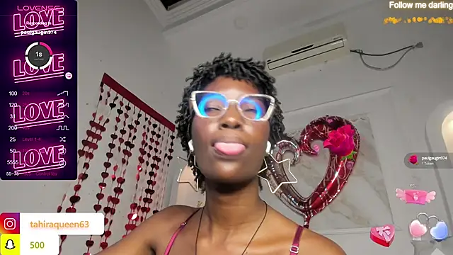 Snapshot of Tahira_21_ chatting on February 15, 2025, 10:21 pm Tahira 21 online show from February 15, 2025, 10:21 pm