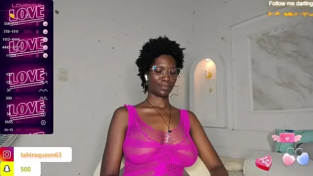 Snapshot of Tahira_21_ chatting on February 20, 2025, 10:15 pm Tahira 21 online show from February 20, 2025, 10:15 pm