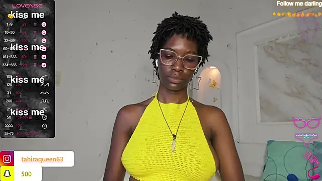 Snapshot of Tahira_21_ chatting on March 12, 2025, 11:12 pm Tahira 21 online show from March 12, 2025, 11:12 pm