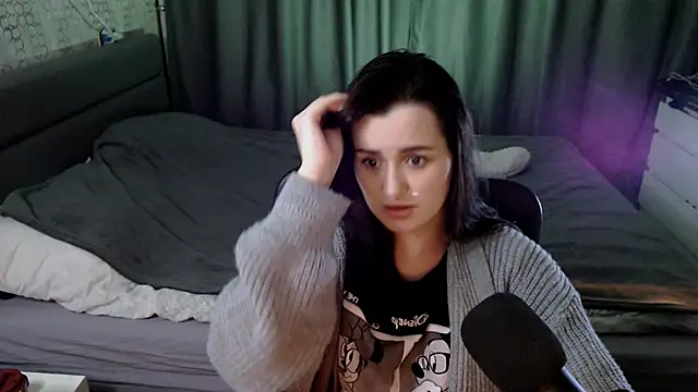 Snapshot of KiraYammy chatting on January 1, 2025, 1:04 am KiraYammy online show from January 1, 2025, 1:04 am