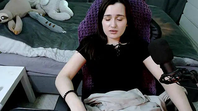 Snapshot of KiraYammy chatting on January 25, 2025, 1:32 am KiraYammy online show from January 25, 2025, 1:32 am