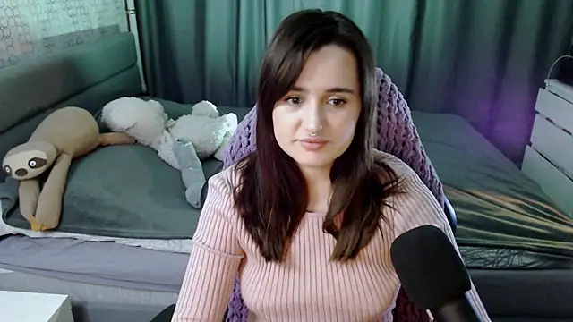 Snapshot of KiraYammy chatting on February 17, 2025, 10:47 pm KiraYammy online show from February 17, 2025, 10:47 pm